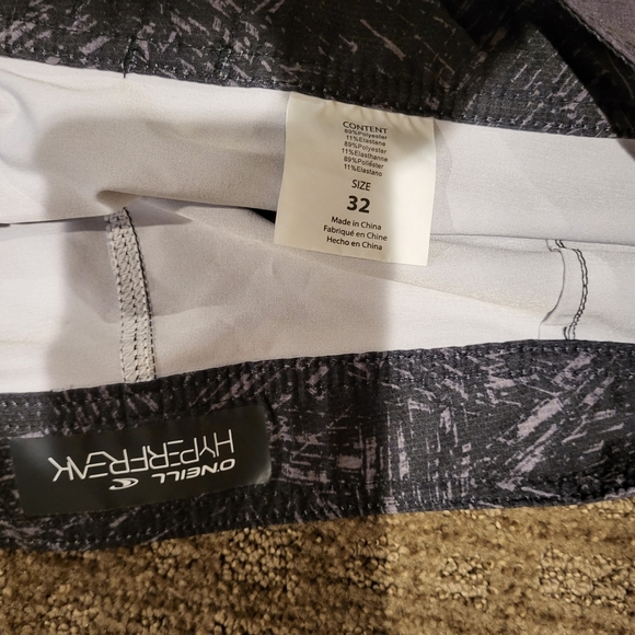 Mens Oneill board shorts size 32 - Picture 2 of 3